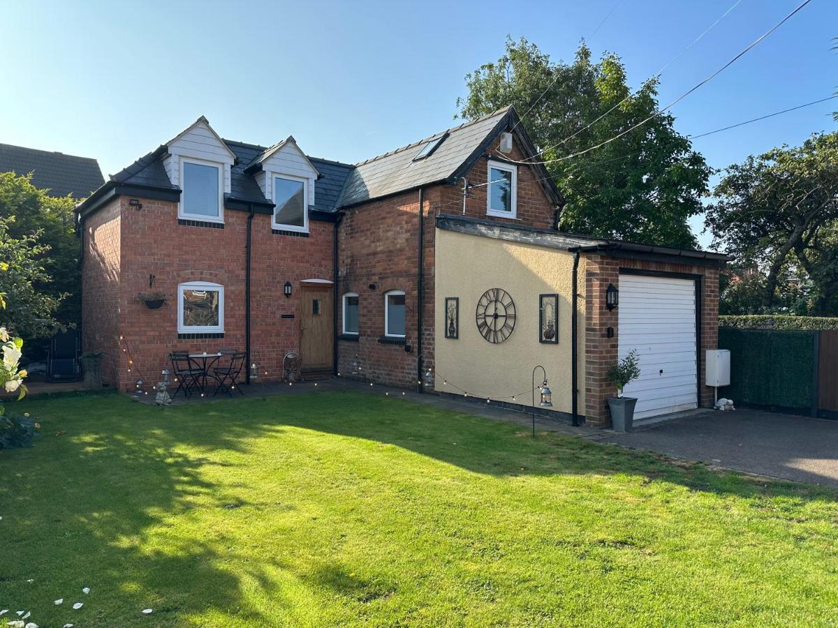 Beautiful Coach House Gloucester Exterior foto